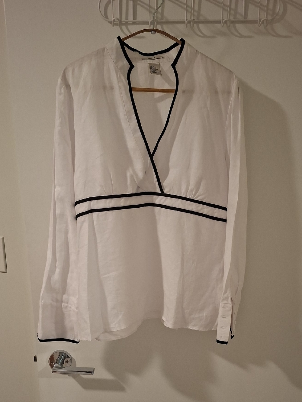 Elegant 100% Linen White & Black Tuxedo-style Cross-over Collarless Top (Size L)